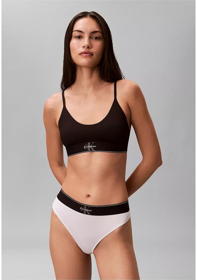 Calvin Klein Kadın Pamuklu Dolgusuz Logo Etiketli Elastik Bel Bantlı Siyah Büstiyer Lv00qf8814-ub1-13404 Siyah Calvin Klein Kadın Pamuklu Dolgusuz Logo Etiketli Elastik Bel Bantlı Siyah Büstiyer Lv00qf8814-ub1-13404 Siyah