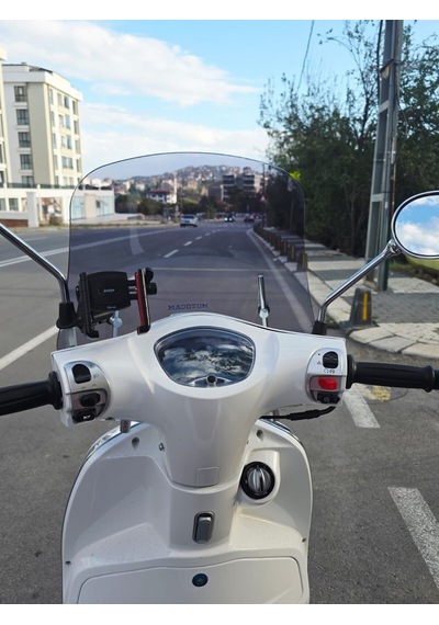 Motocam Yuki Mojito 50 Ön Cam 2022-2026 Model 39cm Füme Renkli 4mm Aparatsız