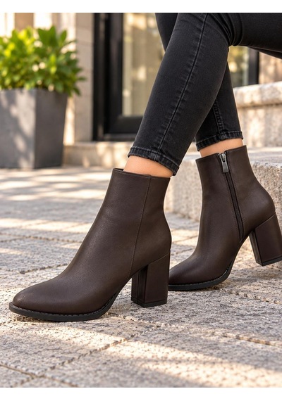 Asmi Shoes Kadın Silva Kahverengi Deri Yandan Fermuarlı Toka Detaylı 7 Cm Kalın Topuklu Sivri Burunlu Yeni Sezon Günlük Bot Asmi Shoes Kadın Silva Kahverengi Deri Yandan Fermuarlı Toka Detaylı 7 Cm Kalın Topuklu Sivri Burunlu Yeni Sezon Günlük Bot