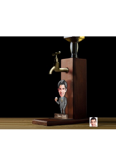 Bk Gift Kişiye Özel Patron Baba Karikatürlü Musluklu Ahşap Viski Standı-8, Viski Çeşmesi, Doğum Günü Hediyesi, İçecek Dispenseri