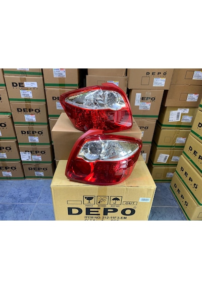 Toyota Aurıs 2010-2012 Arası Depo Sağ Ve Sol Stop Lambası Takım 81561-02550 / 81551-02550