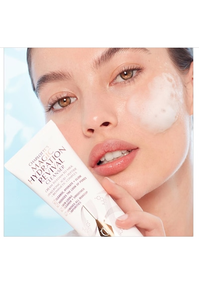 Charlotte Tilbury Magic Revival Cleanser - Yüz Temizleyicisi 120 Ml