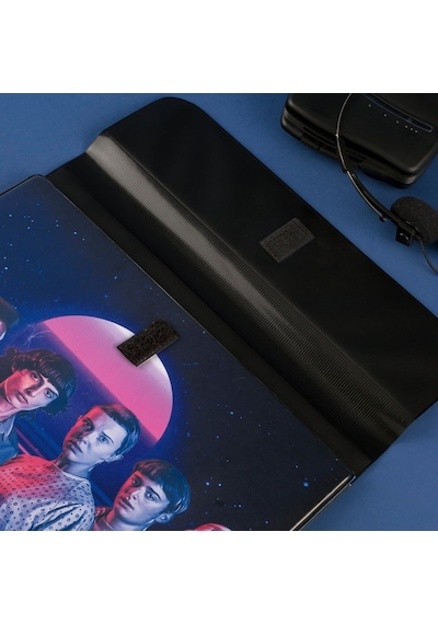 Trapper Keeper Binder, Stranger Things, 1 İnç Bağlayıcı 2 Klasör Ve Ekstra Cep İçerir, Neon 261138g-25