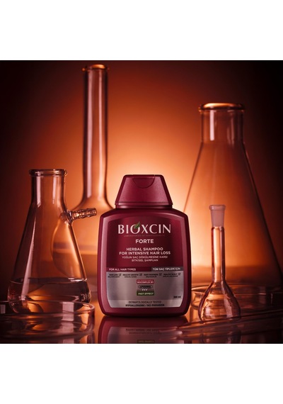 Forte Saç Dökülmesine Karşı Bitkisel Şampuan 1 X 300 Ml Beyaz