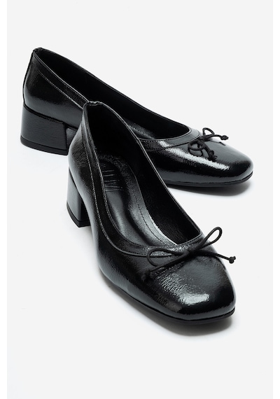 Luvi Shoes Gıpsy Siyah Kırışık Rugan Fiyonklu Kadın Kısa Topuklu Ayakkabı Luvi Shoes Gıpsy Siyah Kırışık Rugan Fiyonklu Kadın Kısa Topuklu Ayakkabı