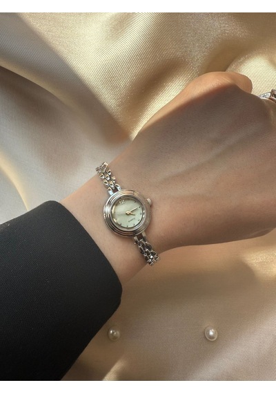 Retro Minimal Hasır Kordon Vintage Kadın Kol Saati Gümüş