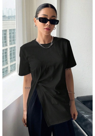 Kadın Asimetrik Tişört Yırtmaçlı Basic Oversize Kısa Kollu Modern Şık T-shirt Siyah