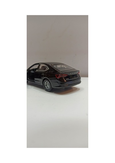 Skoda Octavia 1/36 Ölcek Çok Renkli