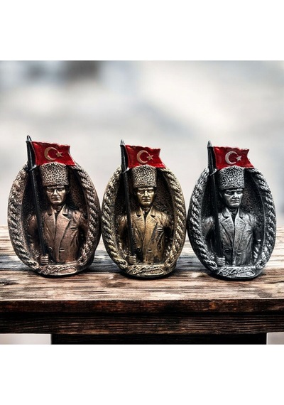 Dekoratif Polyester Bayraklı Atatürk Heykeli 21 Cm Gümüş Eskitme