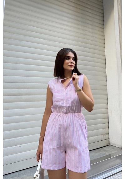 Lila Kolsuz, Düğmeli Hakim Yaka, Beli Lastikli, Cepli, Şort Modelli Kısa Çizgili Tulum Pembe