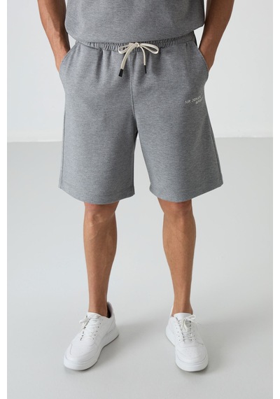 Gri Melanj Pamuklu Kalın Yumuşak Dokulu Oversize Fit Nakışlı Erkek Şort Takım - 85250 GRİ MELANJ
