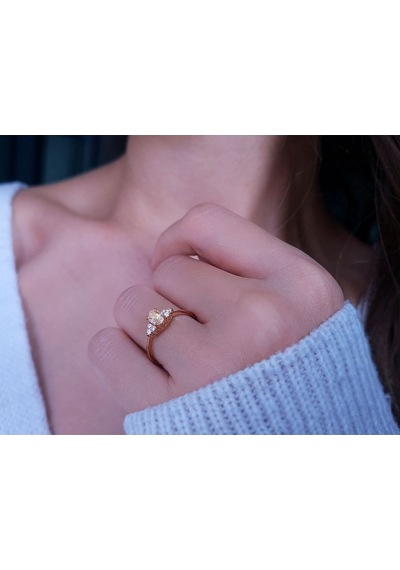 Sirius Pırlanta Ve Oval Morganite Taşlı Saga Yüzük 0817R0273