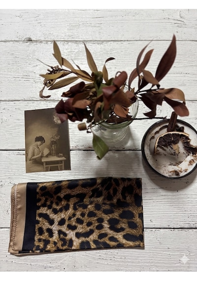 Trend Dokunuş Kadın 50-50 Saten Leopar Desenli Fular Bandana