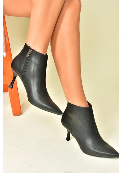 Fox Shoes Siyah İnce Topuklu Sivri Burun Kadın Bot N282102109 Siyah-Suni Deri