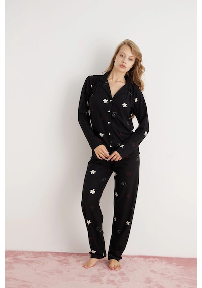 Pijamoni Kadın Önden Düğmeli Uzun Kollu Papatya Desenli Pijama Takımı Siyah