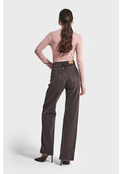 Itsbasic Kadın Taşlanmış Koyu Kot Rengi Doris 2w5-138 Straight Fit Yüksek Bel %100 Koton Denim Jean Taşlanmış K.kot