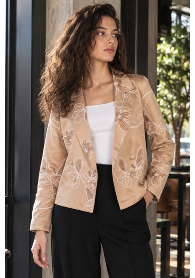 Armonika Kadın Sütlü Kahve Kruvaze Yaka Desenli Crop Ceket Arm-27k001025