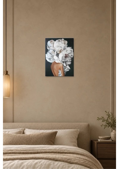 Fida Beyaz Şakayık Başlı Kadın Canvas Tablo Çok Renkli