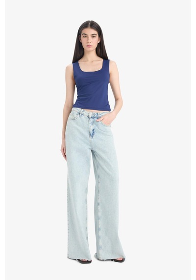 DeFacto Slim Fit Dar Kesim Basic Düz Kare Yaka Atlet C2622AX25SPNV42