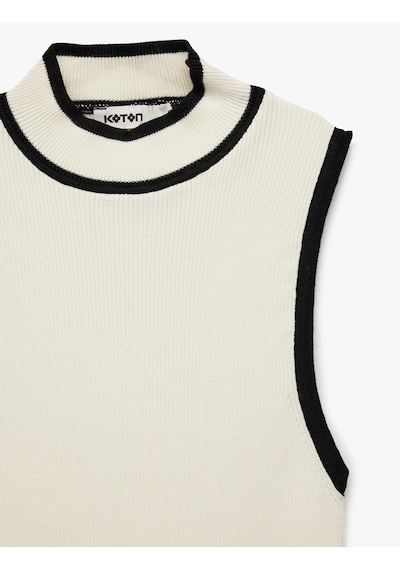 Koton Kontrast Renk Detaylı Slim Fit Dik Yaka Kolsuz Triko Bluz Krema 6sak30007ht Krema