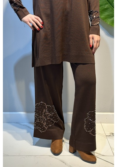 Lale Butik Kolları Ve Paçası Taş İşleme Detay Sıfır Yaka Triko Takım 17019 Kahverengi Lale Butik Kolları Ve Paçası Taş İşleme Detay Sıfır Yaka Triko Takım 17019 Kahverengi