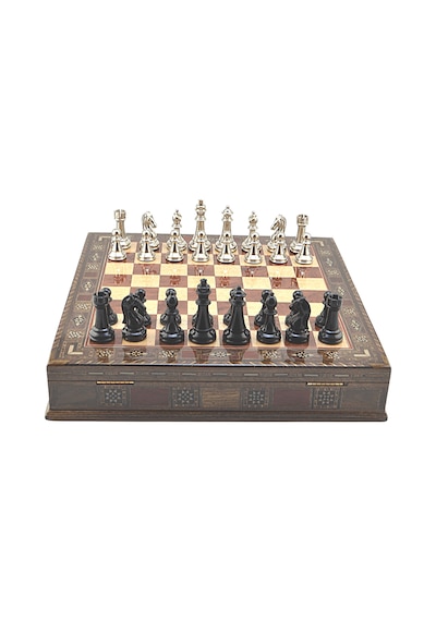 Gifthome Premium Black Metal Klasik Satranç Takımı Ve El İmali Masif Ahşap Sandıklı Gül Tahtası 38x38x6 Cm.