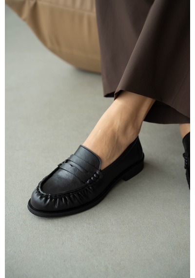Selin Shoes Lurein Büzgülü Hafif Kalın Topuk Kadın Loafer- Siyah