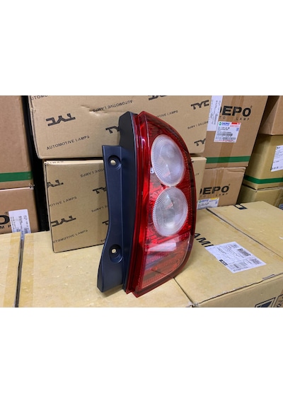 Nıssan Micra K12 2003-2007 Arası Tyc Sağ Stop Lambası Duysuz 26550-ax720 / 26550-ax710