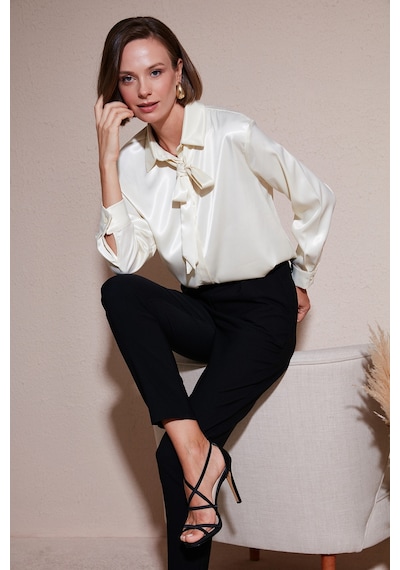 Lela Regular Fit Bağlama Detaylı Saten Bayan Gömlek 611Go00159 Ekru