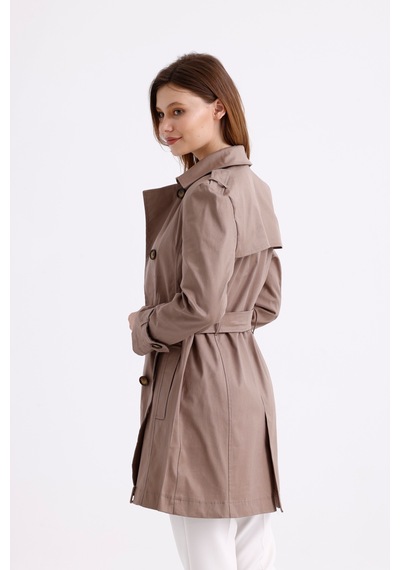 Pastelastore Esnek Pamuk Gabardin Kısa 80cm Omuz Apoletli Kemerli Kadın Trençkot 1120 Vizon Pastelastore Esnek Pamuk Gabardin Kısa 80cm Omuz Apoletli Kemerli Kadın Trençkot 1120 Vizon