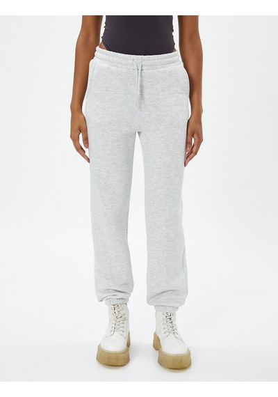 Koton Jogger Eşofman Altı Beli Lastikli Bağcıklı Cep Detaylı Kar Melanj 4wal40002ık 4WAL40002IKKRM Gri Melanj Koton Jogger Eşofman Altı Beli Lastikli Bağcıklı Cep Detaylı Kar Melanj 4wal40002ık 4WAL40002IKKRM Gri Melanj