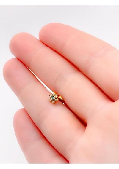Lexroo Taşlı Papatya Figürlü Kıkırdak Helix Tragus Piercing 1adet Çok Renkli
