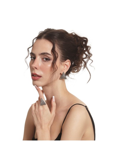 Kadın Antik Gümüş Kaplama Etnik Motif Baskılı Çivili Model Üçgen Küpe &yüzük Set Gümüş