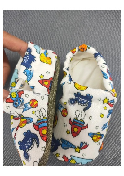 Loove Bebe Bebek Patik Ev Kreş Ayakkabısı Lastikli Ergonomik Tasarım Desenli Uzay Beyaz