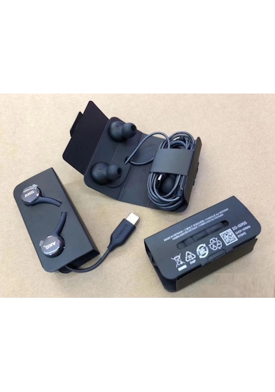 AKG 345YGDSDVBNJU Type-C Kulak İçi Kulaklık