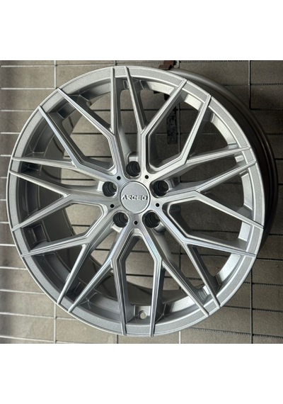 5 112 19 9.5 Et45 Ch73.1 Hyper Black Arceo Valencia Jant