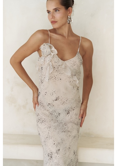 Mai Collection Mai Studios Co. Purtyas Fırfır Detaylı Bej Uzun Elbise Bej