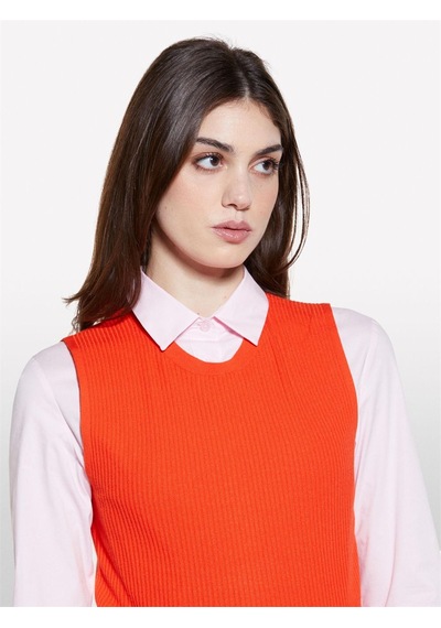 Sisley Viskoz Karışımlı Kolsuz Slim Fit Triko Bluz Kadın Nar Çiçeği Bluz - 325p17q3m105s Sisley Viskoz Karışımlı Kolsuz Slim Fit Triko Bluz Kadın Nar Çiçeği Bluz - 325p17q3m105s