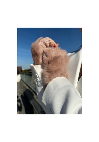 Mollycrush Kadın Peluş Detaylı Yarım Parmak Kışlık Eldiven Sıcak Tutarlı Şık Tasarım Pudra Mollycrush Kadın Peluş Detaylı Yarım Parmak Kışlık Eldiven Sıcak Tutarlı Şık Tasarım Pudra