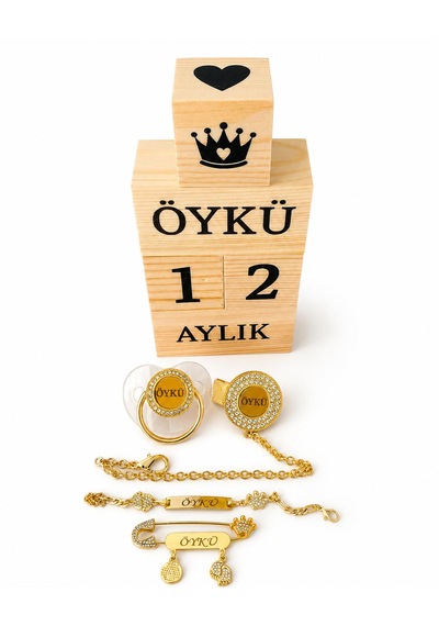 Kişiye Özel İsimli-0-18 Ay Kullanıma Uygun Emzik - Emzik Zinciri Emzik Askısı - Bebek Yaka İğnesi Dualı Metal - Bebek Künyesi Metal - Bebek Anı Küpü %100 Ahşap