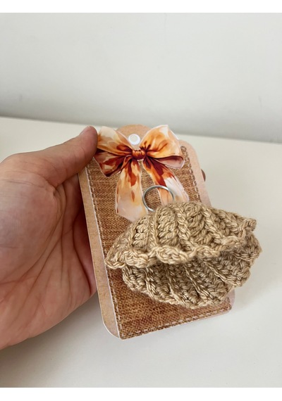 El Örgüsü İnci Detaylı Midye Anahtarlık/nişan Ve Nikah Hatırası 10'u Paket Bej
