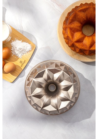 Emsan Golden Star Döküm Kek Kalıbı 25 Cm Gold