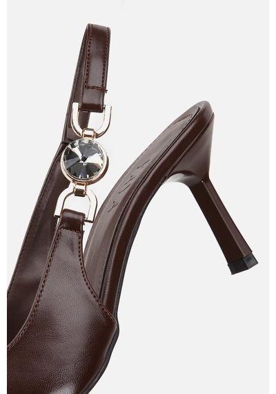 Yaya Kadın Kahverengi Sivri Burunlu Taş Aksesuarlı İnce Topuklu Arkası Açık Ayakkabı
