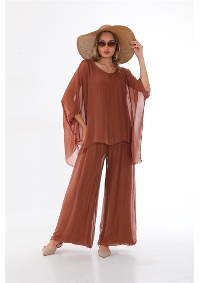 Bohem Stil İtalyan Yarasa Kol İpek Bluz & Pantolon Takım-8767 Tarçın Bohem Stil İtalyan Yarasa Kol İpek Bluz & Pantolon Takım-8767 Tarçın