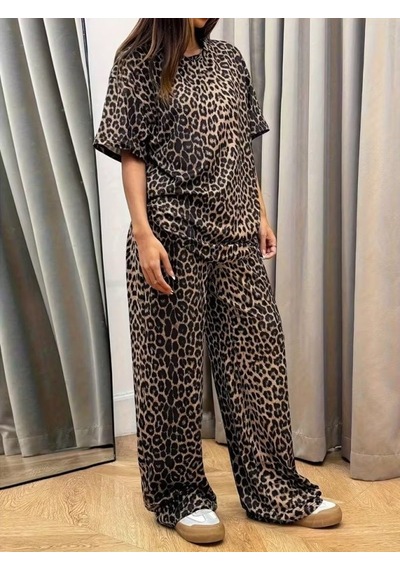 Aesco Kadın Kısa Kollu Bisiklet Yaka Iki Iplik Leopar Desenli Bluz Ve Pantolon Ikili Takım Aesco Kadın Kısa Kollu Bisiklet Yaka Iki Iplik Leopar Desenli Bluz Ve Pantolon Ikili Takım