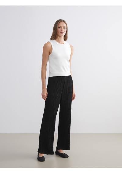 Lcw Comfort Siyah Beli Lastikli Dokulu Geniş Paça Kadın Pantolon