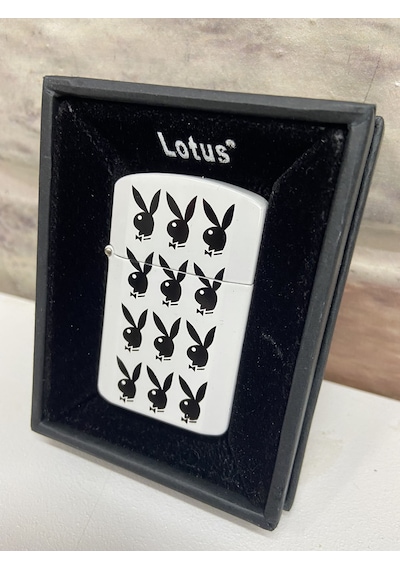 Lotus Marka Beyaz Siyah Tavşan Logolu Benzinli