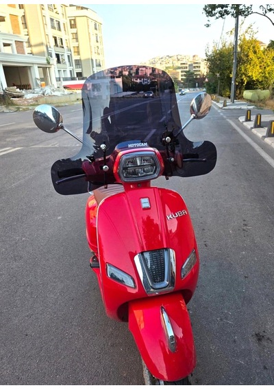 Motocam Küba Grace 50 Ön Cam 2023-2026 Model 37cm Siyah Renkli Elcikli Aparatsız