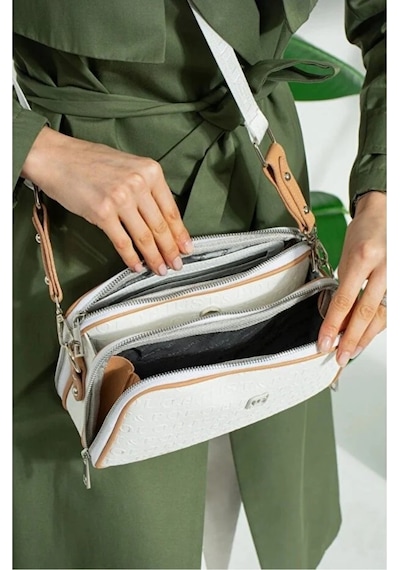 Just Polo Kadın Ayarlanabilir Askılı Su Geçirmez Lüks Omuz Çantası Shoulder Bag Ebat: 16 X 26 Cm Beyaz