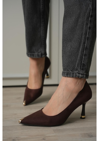 Esatsani Kahverengi Süet Sivri Burun 8 Cm Topuklu Gold Burunluk Detaylı More Stiletto Kadın Ayakkabı Kahverengi Süet Esatsani Kahverengi Süet Sivri Burun 8 Cm Topuklu Gold Burunluk Detaylı More Stiletto Kadın Ayakkabı Kahverengi Süet